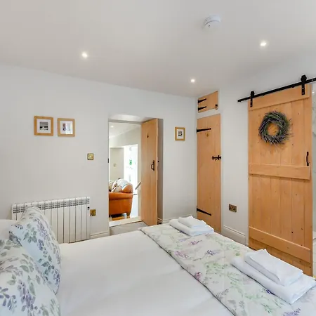 Courtyard * Reeth