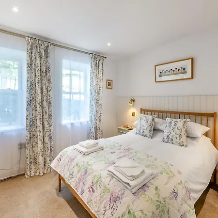 Courtyard Дом отдыха *